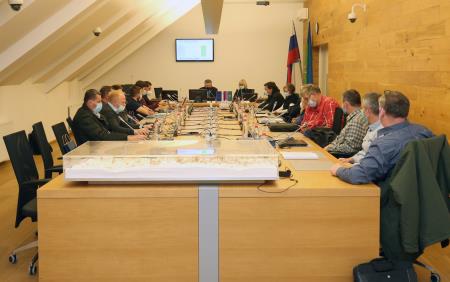 21 REDNA SEJA OBČINSKEGA SVETA 12 FOTO LJUBO VUKELIČ